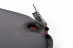 Exped SIM Comfort 10 LW Zelfopblazende Slaapmat 14 Exped SIM Comfort 10 LW Zelfopblazende Slaapmat -Camping Avontuur 1267 1900 6184 sim comfort valve open 5472x3648 2