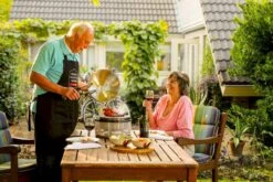 Cobb Pro Premier Air Houtskoolbarbecue - Grijs -Camping Avontuur 1267 1900 p1090050 met rook 25