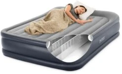 Intex Deluxe Pillow Rest Raised Luchtbed - Queensize - Ingebouwde Elektrische Pomp -Camping Avontuur 1320 1900 64136 inuse 2020 300
