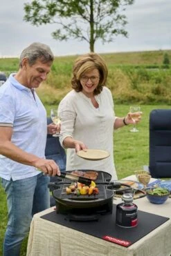 NomadiQ Draagbare Gasbarbecue - Zwart -Camping Avontuur 1900 1267 mvd0748 1
