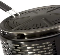 Cobb Pro Compact Houtskoolbarbecue - Zwart 7 Cobb Pro Compact Houtskoolbarbecue - Zwart -Camping Avontuur 1900 1900 6009688700428 cobb pro zwart 1 scaled 800x800 1