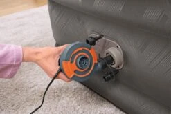 Bestway Fortech Tough Guard Luchtbed - Eenpersoons - Ingebouwde Elektrische Pomp 26 Bestway Fortech Tough Guard Luchtbed - Eenpersoons - Ingebouwde Elektrische Pomp -Camping Avontuur 69048aux23 69048gbx23 69048xxx23 102146 ft web pl003