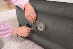 Bestway Fortech Tough Guard Luchtbed - Eenpersoons - Ingebouwde Elektrische Pomp 25 Bestway Fortech Tough Guard Luchtbed - Eenpersoons - Ingebouwde Elektrische Pomp -Camping Avontuur 69048aux23 69048gbx23 69048xxx23 69049usx23 69049xxx23 102143 ft web pl003