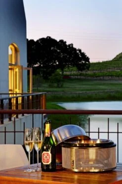 Cobb Premier Houtskoolbarbecue - Grijs -Camping Avontuur cobb premier 4